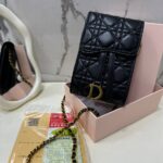 ديور حاملة تلفون شامل علبه