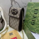 Gucci حاملة تلفون شامل علبه