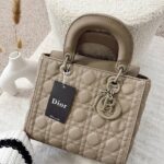 ديور بني كابوتشينو (مات)