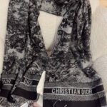 شال كتف ديور سكني اسود