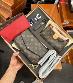 باكيج LV قطع6
