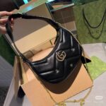 Gucci اسود شامل علبه كولتي عاليه