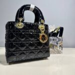 ديور اسود لامع شامل علبه