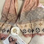 شال كتفLV الوان متدرجه