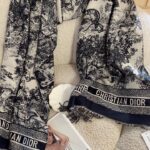 شال كتف ديور كحلي