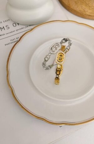 اسوره DIOR فضي