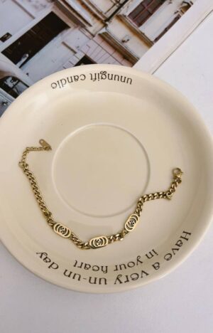 اسوره DIOR ذهبي