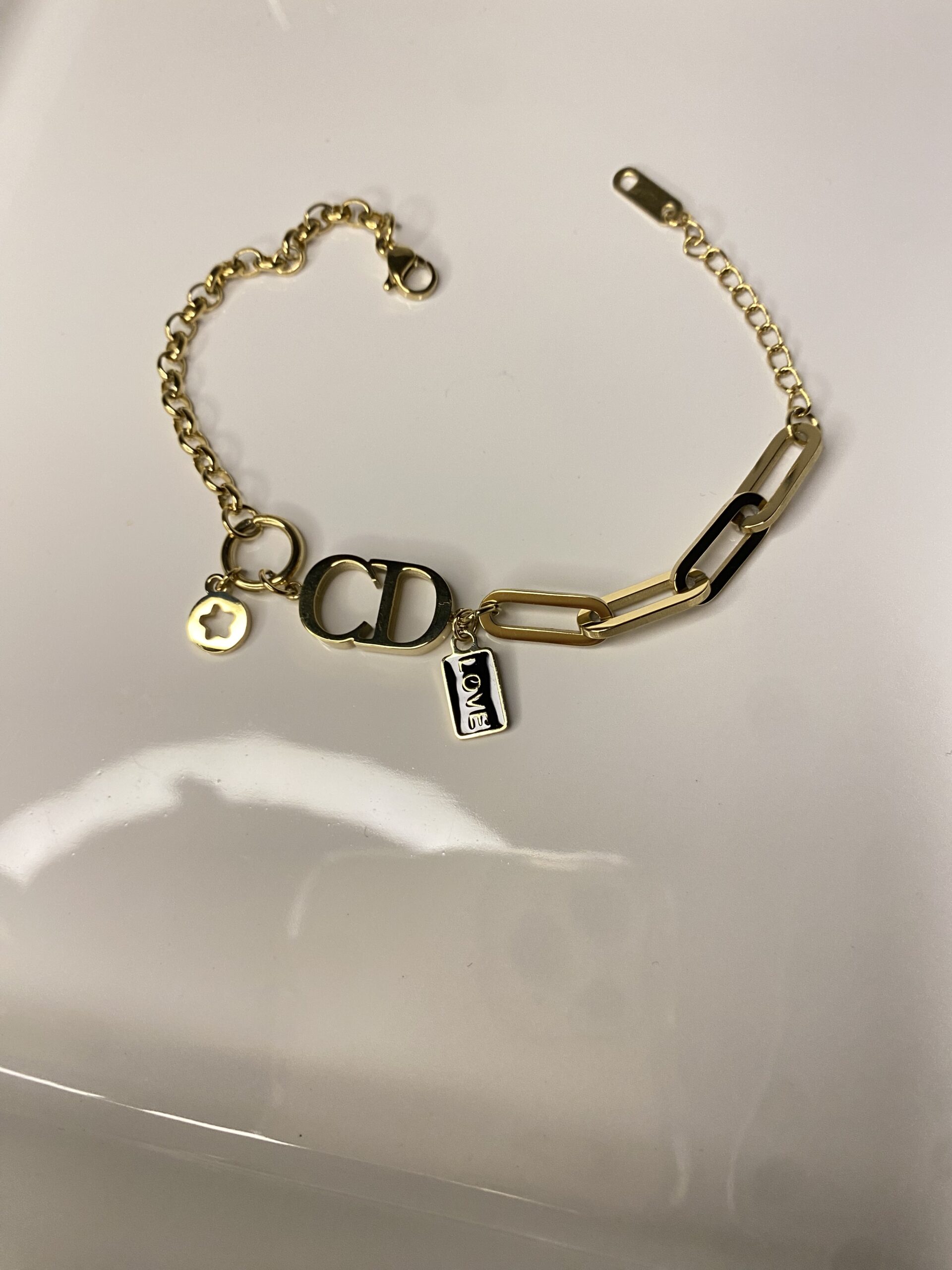 IMG_1526 اسواره DIOR ذهبي - الصورة 1