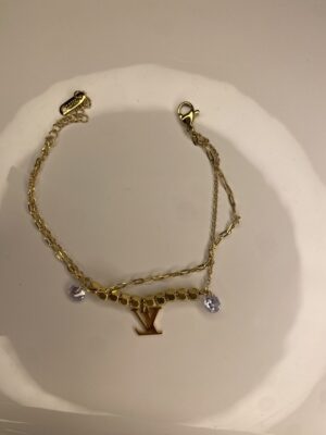 اسواره LV ذهبي